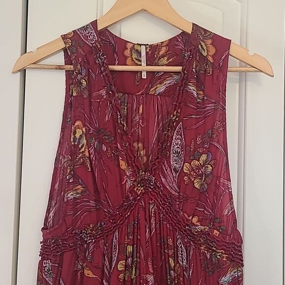 Women's Free People Red Floral Hummingbird Print Ruffle Tiered Tunic Tank Top S - Picture 4 of 12
